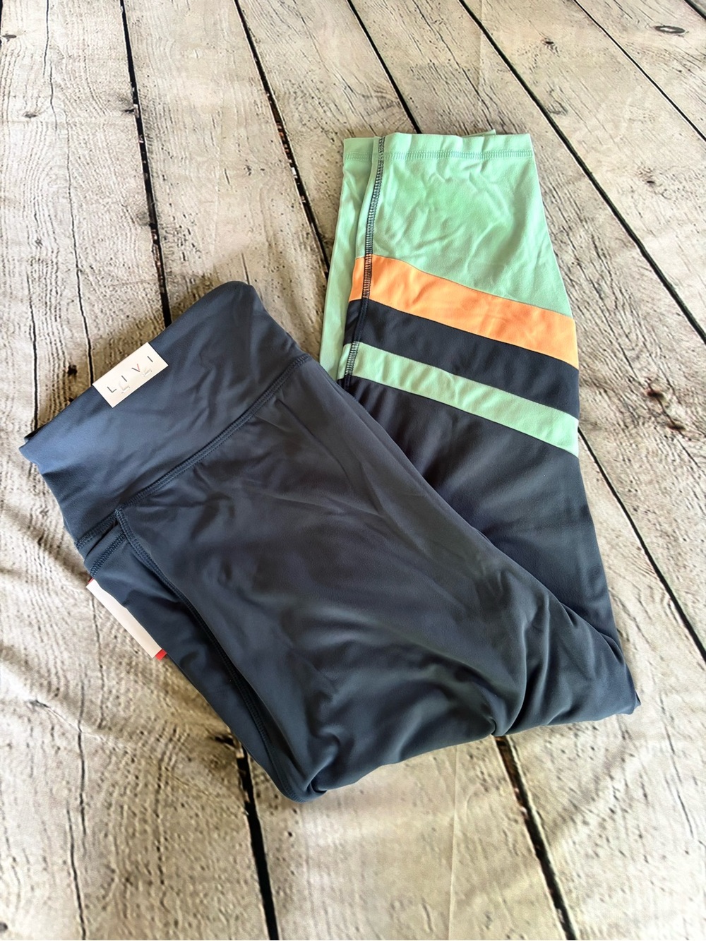 *NEW* LIVI Women’s Light Stretch Leggings - Size 22/24